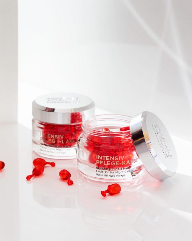 Annemarie-Boerlind_Svenja-Ava_Februar_2020_Inhouse_Motiv_A_Feed_web-scaled