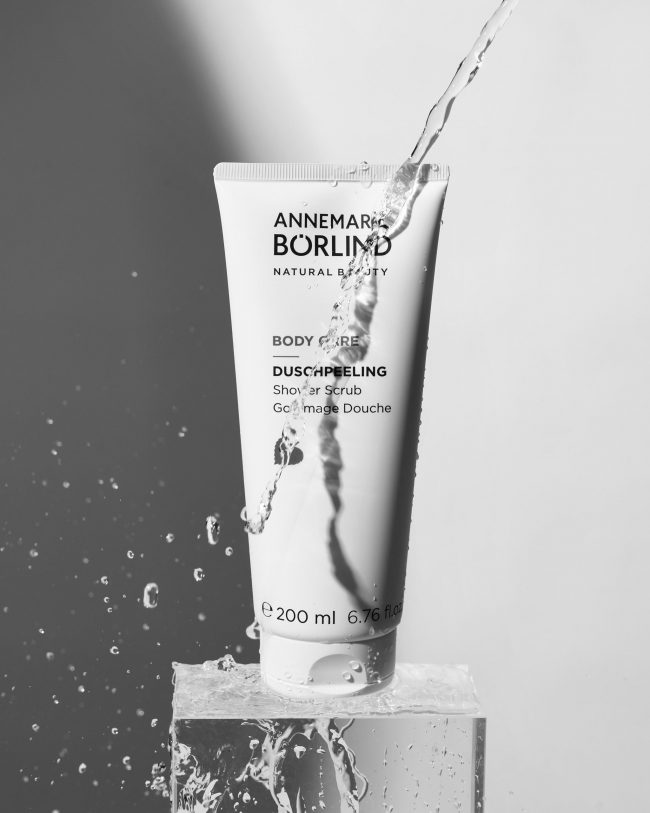 Annemarie-Boerlind_Svenja-Ava_Februar_2020_Inhouse_Motiv_X_Feed_web_sw-scaled