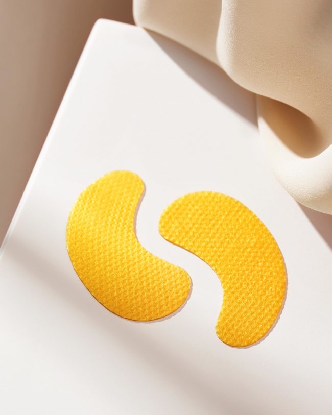 AnnemarieBoerlind_GoldeneAugenpads_SvenjaAva_Motiv_2_Feed_web-scaled