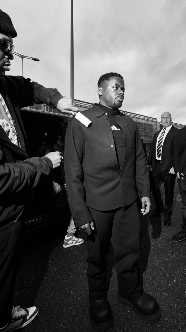 BALENCIAGA_Svenja-Ava_Paris-Fashion-Week_12-scaled