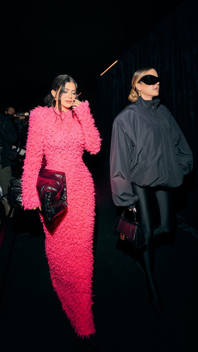 BALENCIAGA_Svenja-Ava_Paris-Fashion-Week_15-scaled