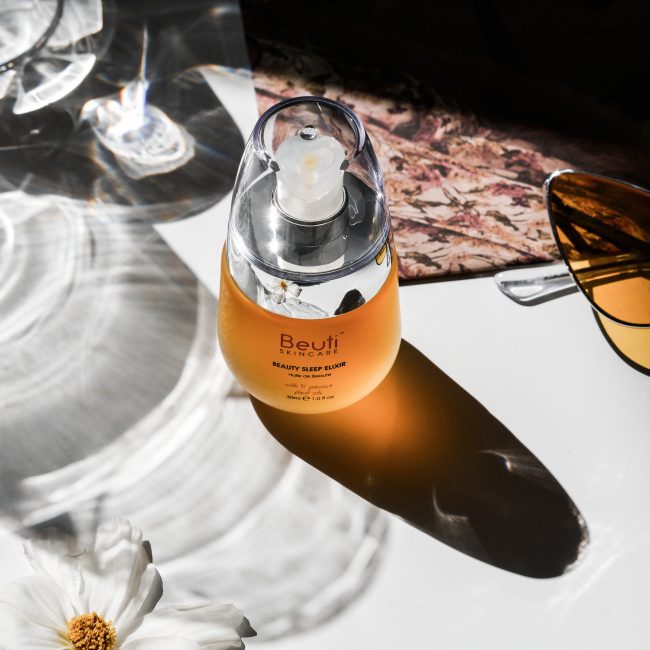 Beuti_JulieShines_SvenjaAva_3_cut