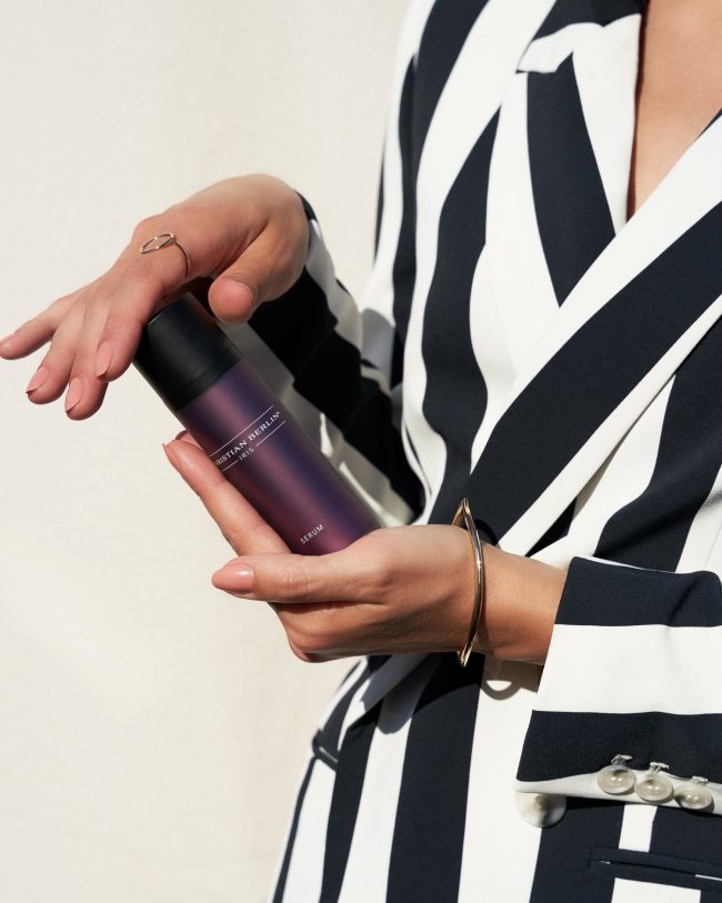 Christian-Berlin_Svenja-Ava_Serum_Skin-care_Product-photography_5-scaled