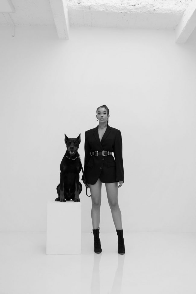 SvenjaAva_Salome_Loftstudio_Editorial_15_2-3_sw-scaled