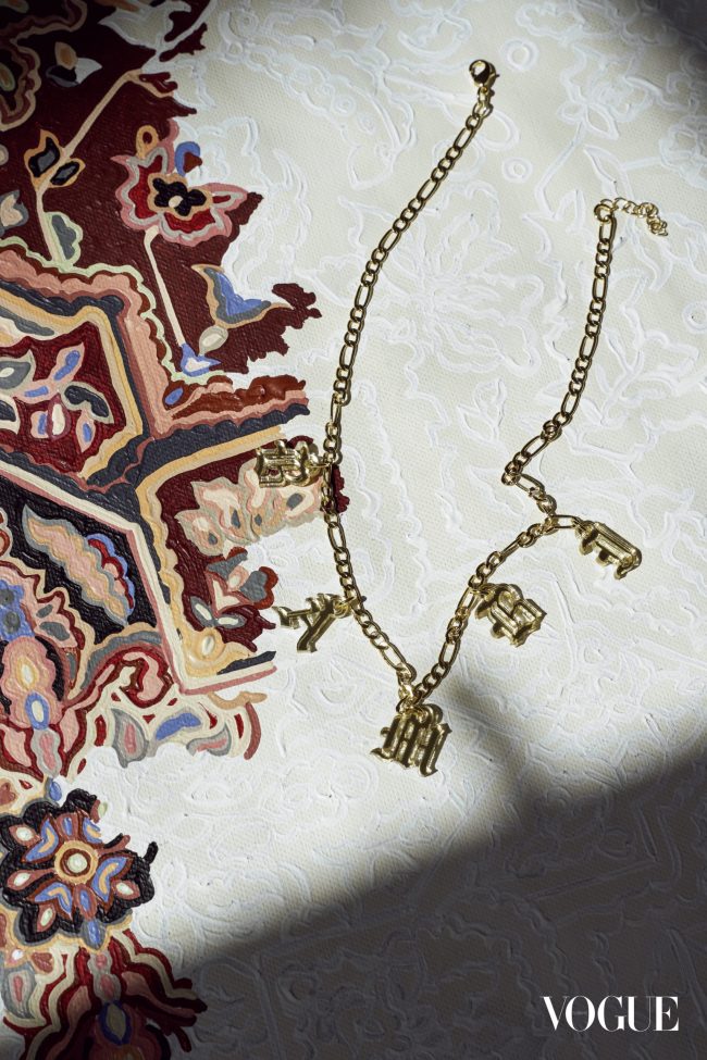 VOGUE-Turkey_BaharBambi_SvenjaAva_avastudios_10_Logo-scaled