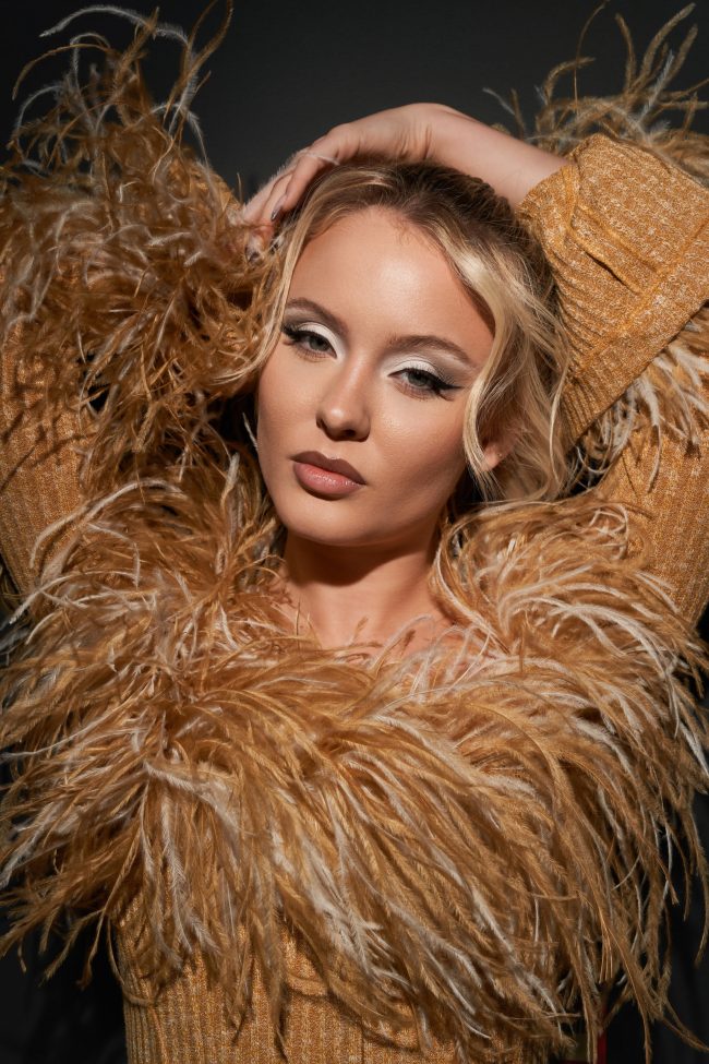 ZaraLarsson_SophiaSinot_SvenjaAva_avastudios_1-scaled