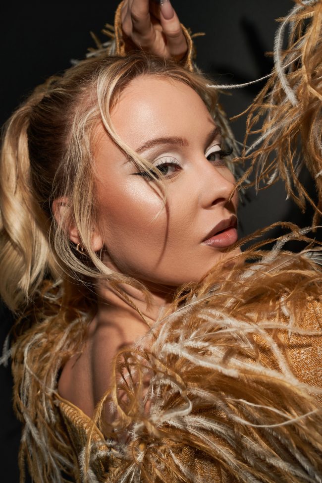 ZaraLarsson_SophiaSinot_SvenjaAva_avastudios_5-scaled