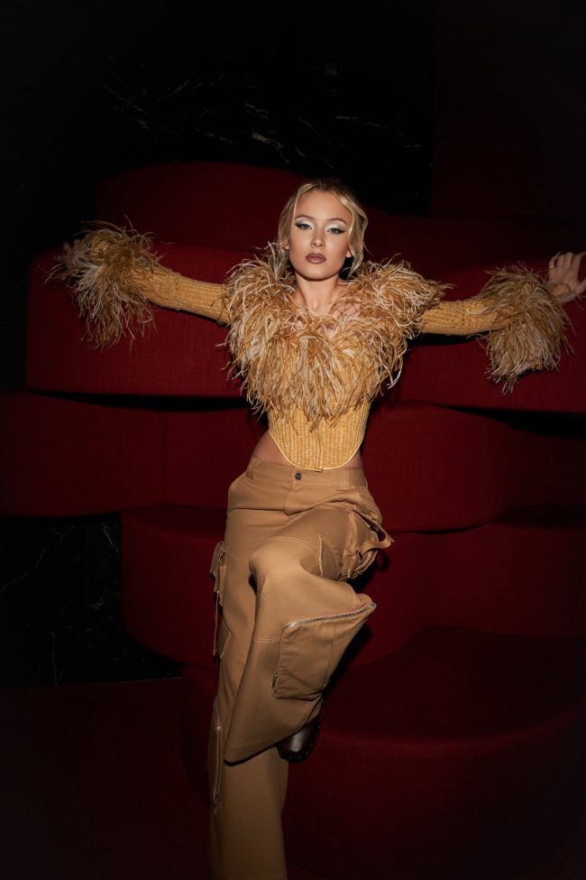 ZaraLarsson_SophiaSinot_SvenjaAva_avastudios_7-scaled