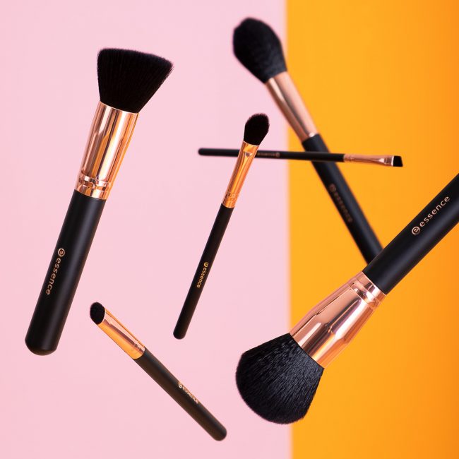 essence_SvenjaAva_Pinselset_Motiv_A_Retouch